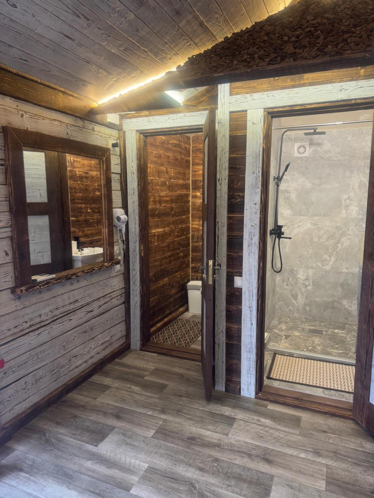 Кольорові Подорожі 2 Apartment สลาฟสเก ภายนอก รูปภาพ